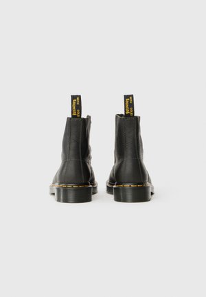 Pořadí 8: Dr. Martens - PASCAL 8 UNISEX - Kotníkové boty