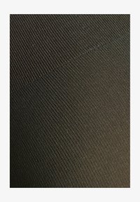 Niewybrane, carbon
