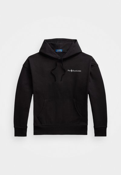 Svart hoodie i bomullsblandat material, med en framficka i kangurostil, dragsko-huva och logotyp tryckt på bröstet.