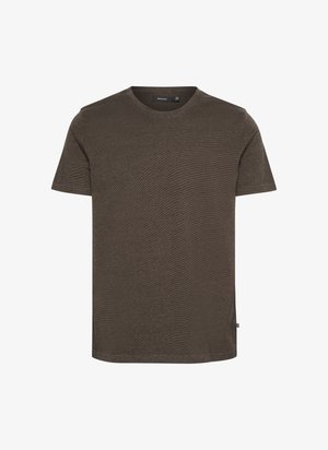 Tamsiai alyvuogių žalios spalvos marškinėliai, pagaminti iš tekstūruoto audinio, su apvaliu iškirpimu ir trumpomis rankovėmis, turinčiomis šonines šonines plyšius, kad būtų lengviau judėti.