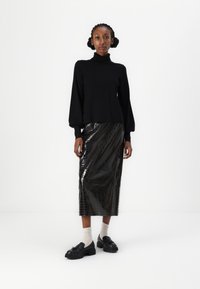 VILA VIAMANDA TURTLE NECK  - Pulóver - black