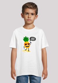 Weißes Baumwoll-T-Shirt mit einem Cartoon-Ananas, die Sonnenbrillen trägt, und einer Sprechblase mit "HI!" auf der Vorderseite, kurze Ärmel.