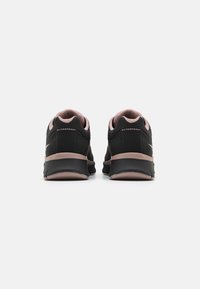 Tamaris Sportcipő - black