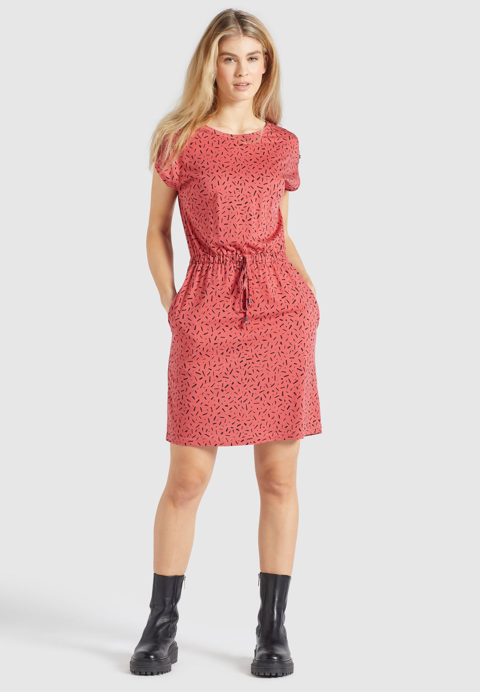 khujo SAMMY - Etuikleid - rosa-schwarz gemustert/koralle - Zalando.de