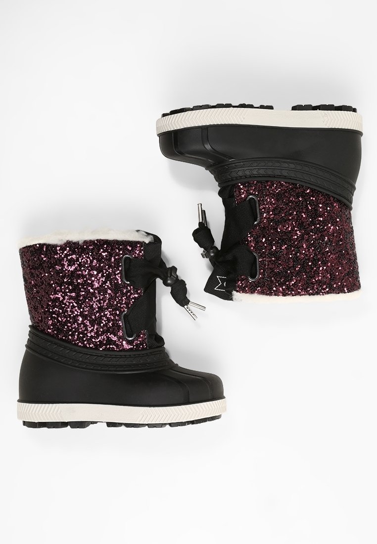 Children’s winter boots with black rubber soles, purple glittery fabric upper, black laces, and white fleece lining.