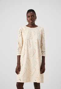 Bruuns Bazaar ARGYREIABBLUZIE DRESS - Denné šaty - white cream