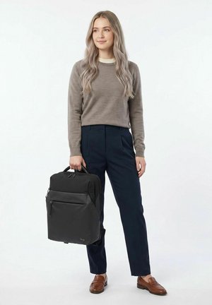 Hedgren, FURO BUSINESS-RUCKSACK RFID SCHUTZ 40 CM LAPTOPFACH UNISEX - Sac à dos - black