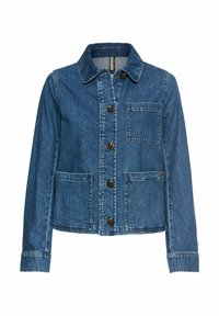Jeansowa kurtka w średnim niebieskim kolorze z kołnierzykiem, z przodu zapinana na guziki, posiadająca dwie duże kieszenie z przodu oraz jedną kieszeń na lewym piersi. Teksturowany materiał.