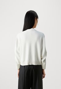 FTC Cashmere CARDIGAN MOCKNECK - Ζακέτα - pristine white
