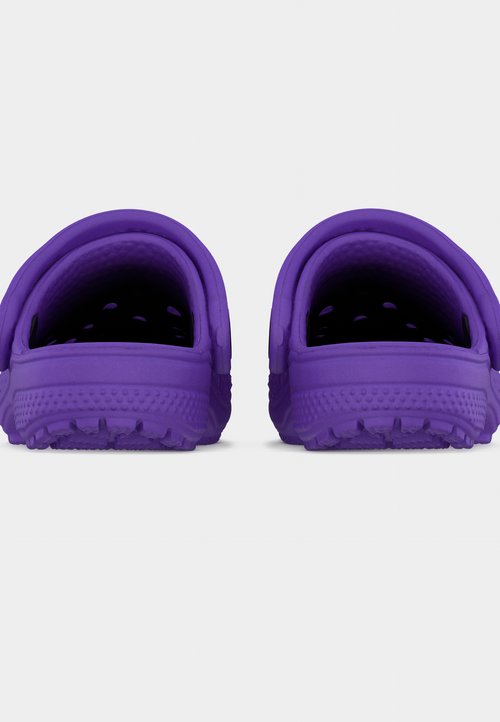 Crocs CLASSIC UNISEX - Sandalias planas - purple — foto 4