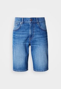 Τζιν σορτς σε ανοιχτό μπλε με ξεθωριασμένο πλύσιμο. Διαθέτει κλείσιμο με κουμπί, πέντε τσέπες και ραφές κατά μήκος των ραφών. Απλός, ίσιος σχεδιασμός.