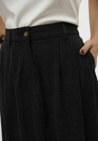Vero Moda VMVILJA HOHE TAILLE  - Jupe trapèze - black