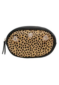 Torebka w panterkę z czarnym wykończeniem, ozdobiona trzema zdobionymi kryształami głowami lwów i złotymi ćwiekami. Gładka faktura i owalny kształt.