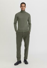 hessnatur Strickpullover - oliv