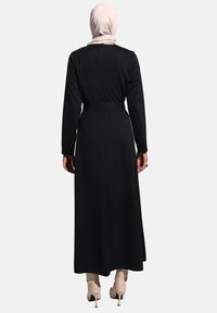 Modanisa Freizeitkleid - black