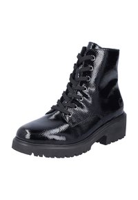 Bottines noires à lacets avec une finition en vernis brillant, surface texturée, semelle épaisse noire et œillets en métal pour les lacets.