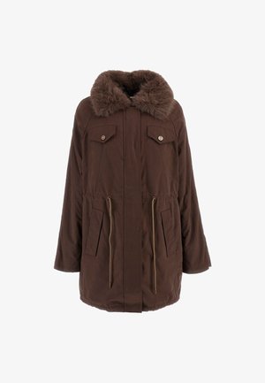 Brun parka med en faux pelskrave, indsnævret talje og to brystlommer. Har lynlås og knaplukning, blødt stof og en afslappet pasform.