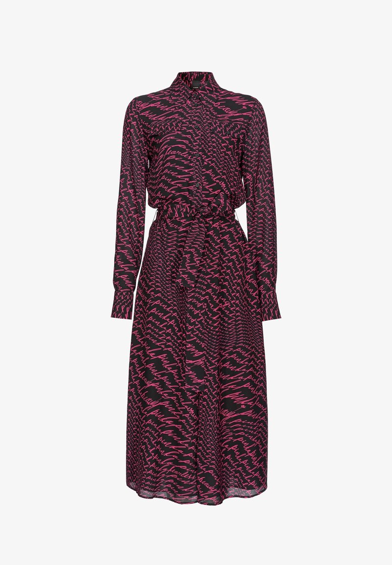 Robe noire à manches longues, boutonnée, motif écriture rose, col chemise, ceinture à la taille et ourlet longueur mollet. Aucune personne présente.