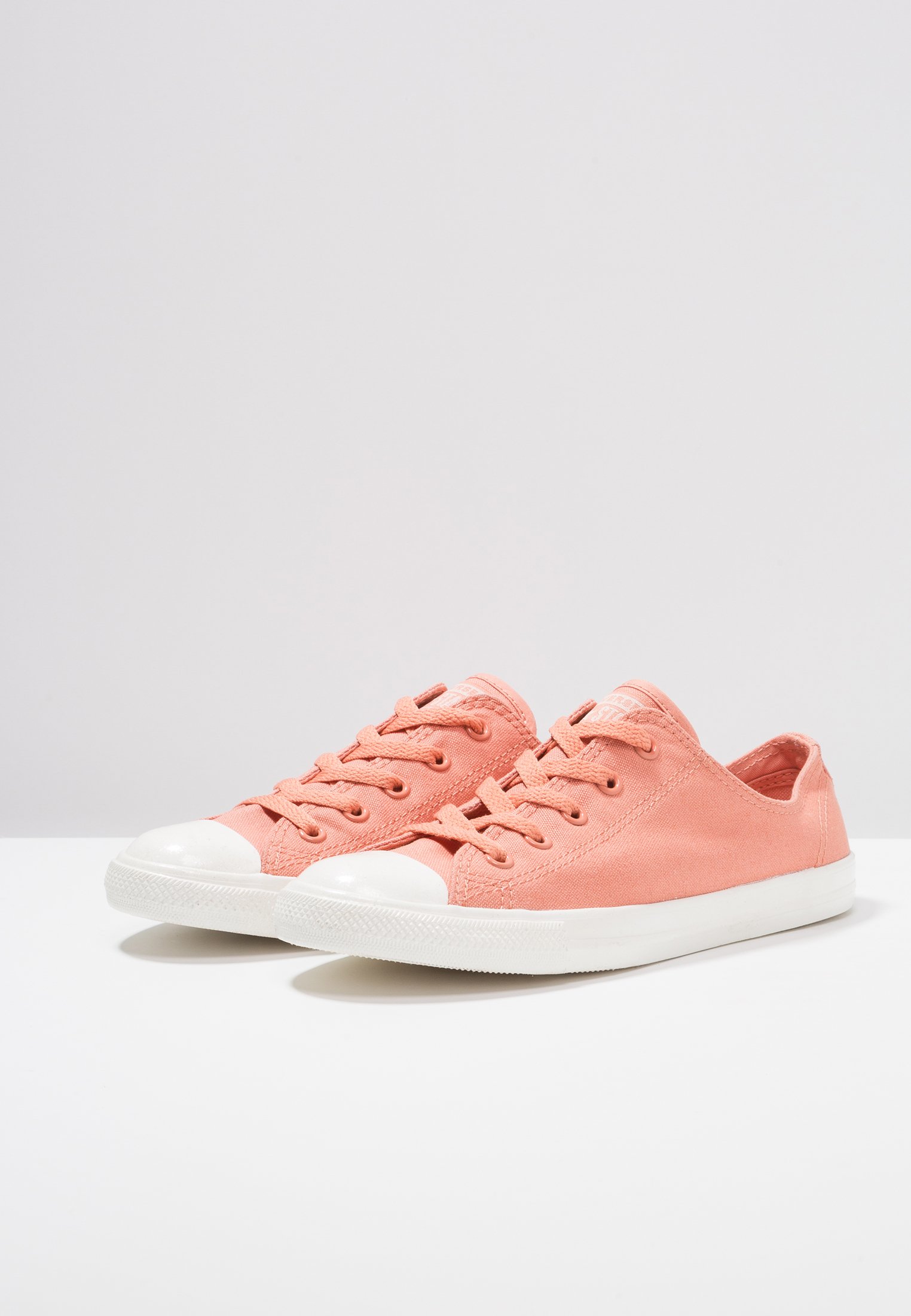 converse dainty beige