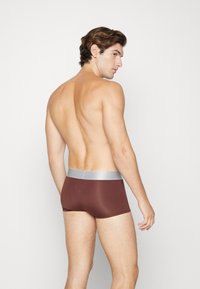 Calvin Klein Underwear LOW RISE TRUNK 3 PACK CKR STEEL MICRO - Apakšbikses - rum raisin/dusky green/arctic