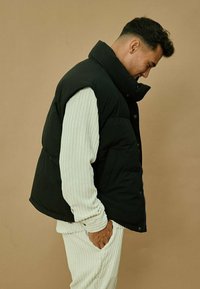 FRILIVIN Veste sans manches - noir