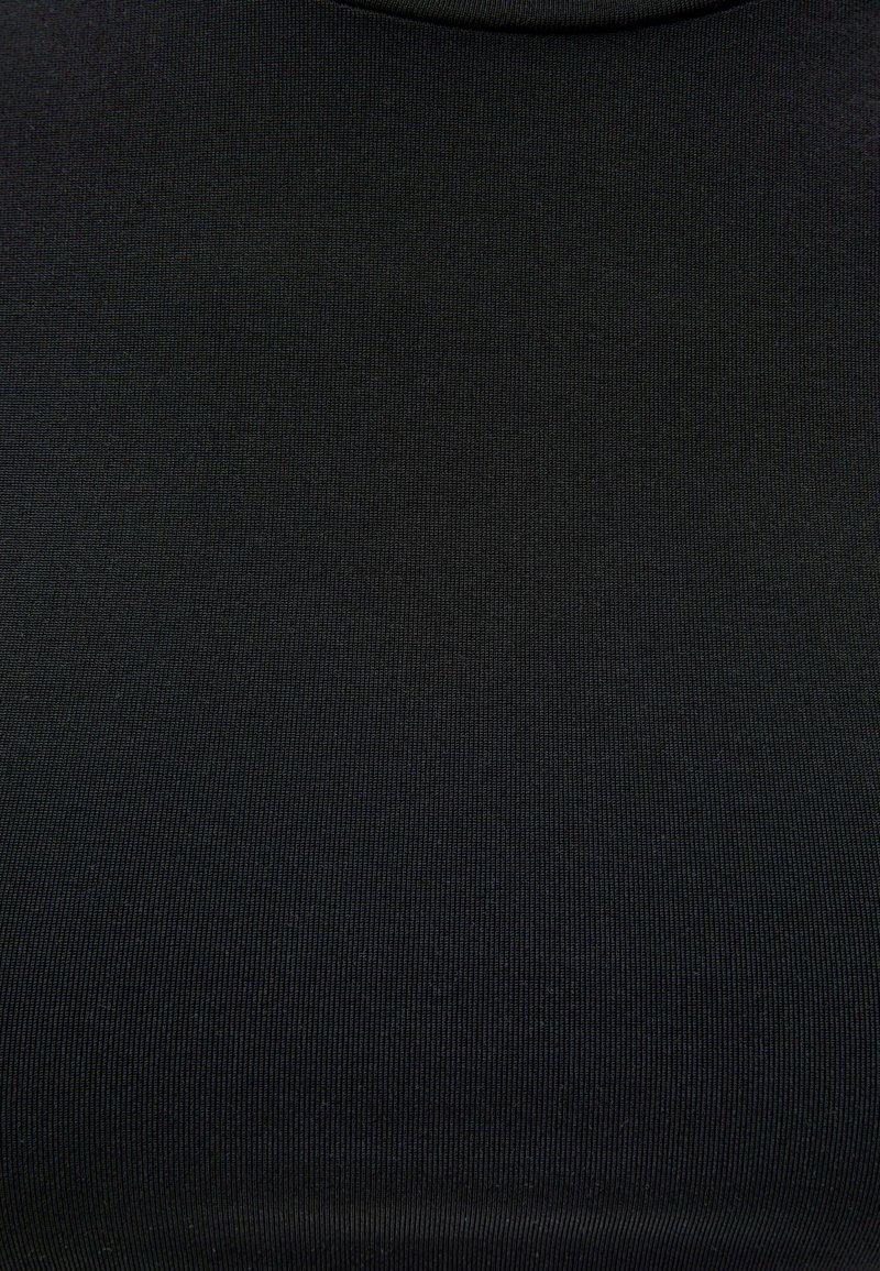 Damen T-Shirts | Bershka WITH BACK RHINESTONE DETAIL T-Shirt print black/schwarz - YI02052 Damen T-Shirts | Bershka WITH BACK RHINESTONE DETAIL T-Shirt print black/schwarz - YI02052