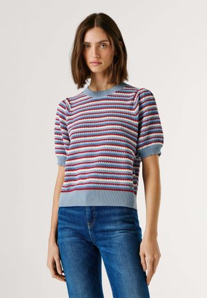 Gebreide korte mouw trui met meerkleurige horizontale strepen in blauw, rood en wit. Geribbelde ronde halslijn en zoom, gestructureerde stof.