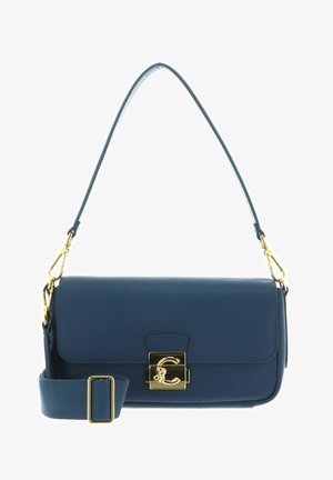 Sac d'épaule en cuir bleu avec fermoir et accessoires en or, équipé d'une sangle en tissu réglable et d'une poignée supérieure incurvée.