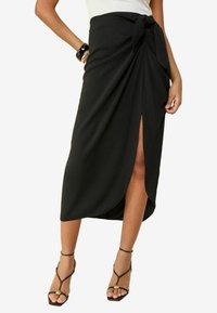 Uska suknja - black