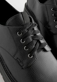 Next WIDE FIT FOREVER COMFORT CHUNKY - Obutev z vezalkami - mottled black