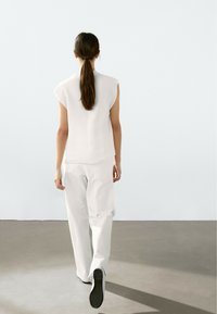 Thumbnail Image 4