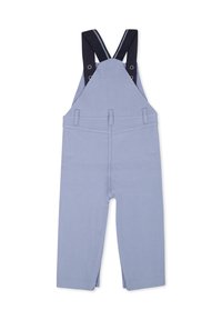 Salopette en coton bleu clair avec des bretelles réglables bleu marine, poches avant et jambes droites. Comprend des éléments en métal et des détails de double couture.