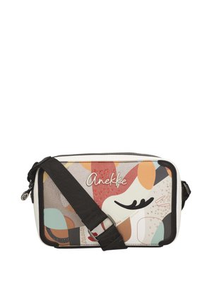 Borsa a tracolla rettangolare con design astratto multicolore, tracolla nera regolabile e logo "Anekke" sulla parte anteriore.