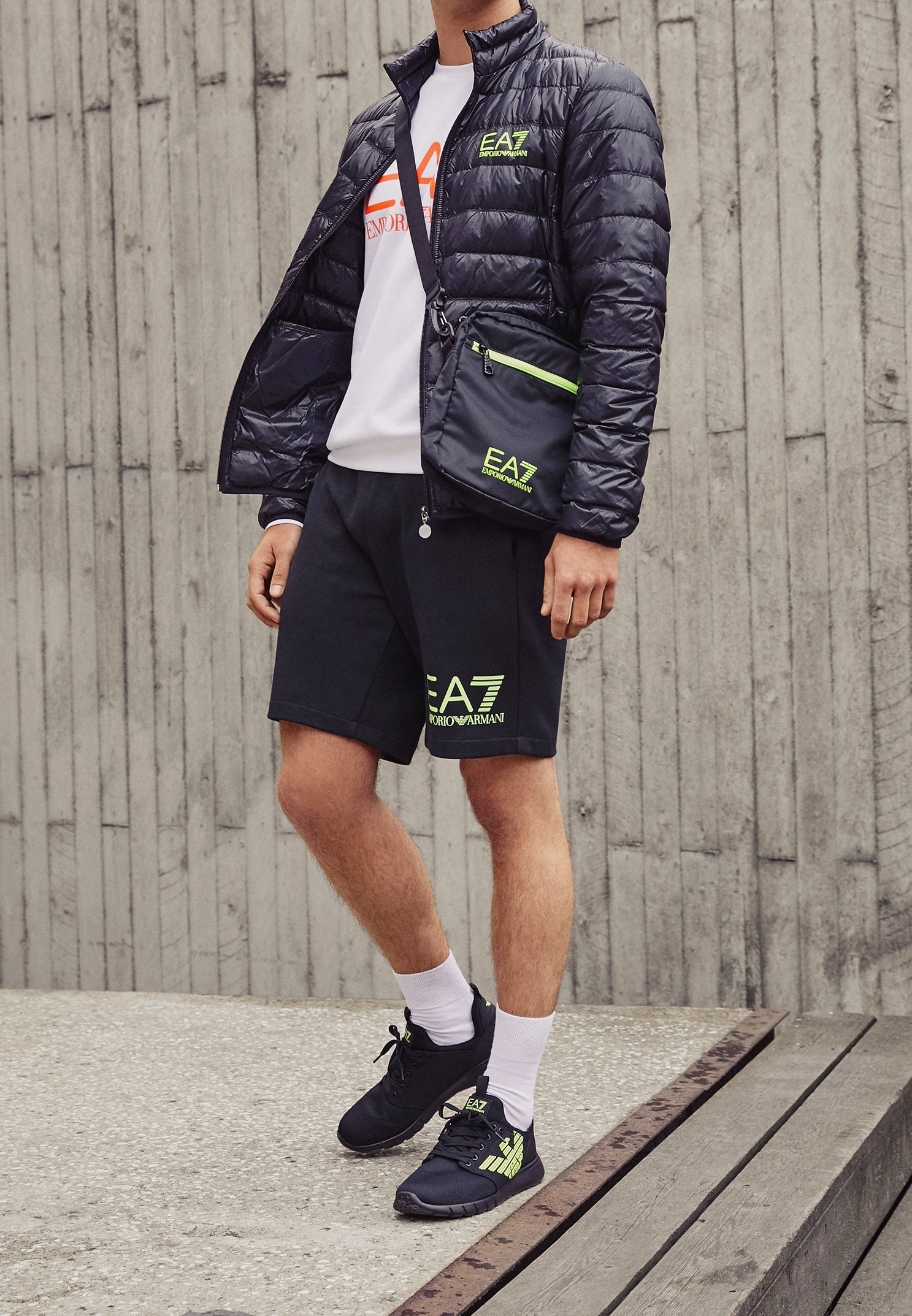 EA7 Emporio Armani Down jacket - black - (Pre-owned) - Zalando