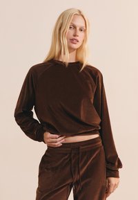 No seleccionado, dark brown