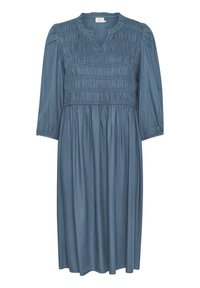 Blå arbetsklänning med en rynkad bodice, trekvartslånga ärmar och rund hals. Tillverkad av mjukt tyg, har en flödande kjol.