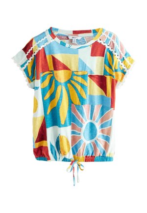 Bluzka z krótkim rękawem z kolorowym, abstrakcyjnym wzorem słonecznym i geometrycznymi kształtami, elastycznym dołem z wiązaniem z przodu oraz falbankowymi krawędziami rękawów.