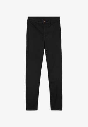 Jeans de denim negro con un corte ajustado, que presentan un cierre de botón, pasadores para cinturón y bolsillos frontales. Textura suave con un mínimo detalle de costura.