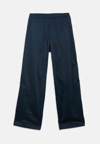 Μπλε-ναυτικό παντελόνι φαρδιάς γραμμής με ελαστική μέση, λείο ύφασμα και χωρίς ορατές τσέπες ή στολίδια, τοποθετημένο επίπεδα σε λευκό φόντο.