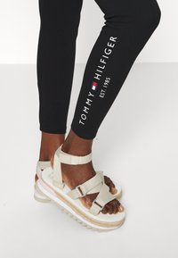 Tommy Hilfiger HERITAGE - Legíny - kalhoty  - black