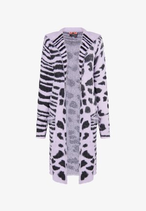 Cardigan aperto lungo in morbido tessuto lilla con motivi a stampa animale neri. Maglia texturizzata con tasche laterali e bordi delle maniche a righe.