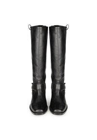 Las botas negras de cuero hasta la rodilla presentan un diseño elegante, correas ajustables y lengüetas en la parte superior para facilitar su uso. Textura suave, punta redondeada.
