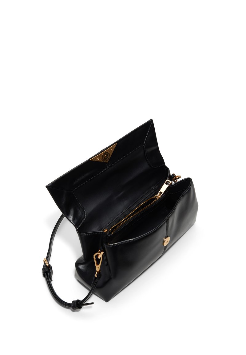 Schwarze Lederhandtasche mit goldenen Hardware-Elementen, Reißverschlussfach innen und einem strukturierten Design. Klappenverschluss mit akzentuiertem Logo.