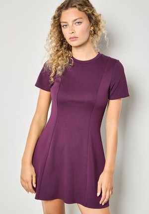 FIT AND FLARE MINI  - Etuikleid - purple