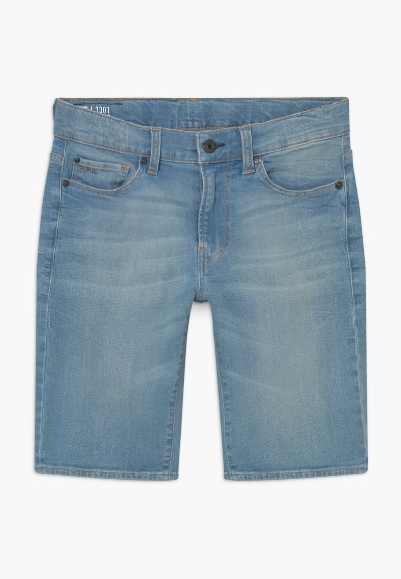 Short en denim bleu clair avec bouton à l'avant, fermeture éclair, passants de ceinture et cinq poches, présenté à plat sur fond blanc.