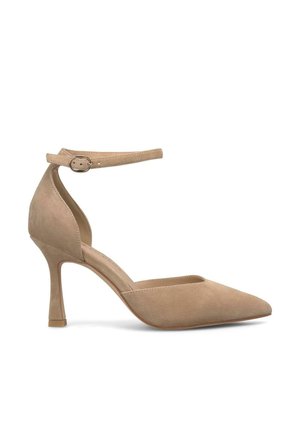 Beige Wildleder-Pumps mit spitzem Zehenbereich, Knöchelriemen mit Schnalle und schlankem Absatz. Glatte Textur mit minimalen Designelementen.