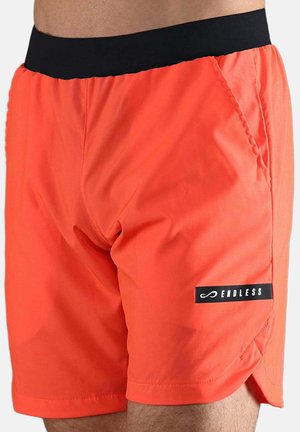 Endless, SHORTS SHORT SWIFT - Pantaloncini sportivi - rubi