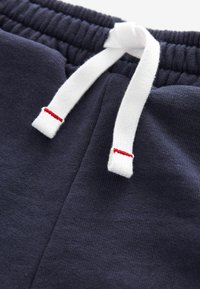 Little Bird LITTLE BIRD BY JOOLS OLIVER RAINBOW STRIPE JERSEY SHORTS - Treniņtērpa apakšdaļas - navy rainbow