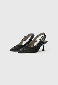 Schwarze Slingback-High Heels mit spitzem Zehen und gewebtem Mesh-Design sowie glänzenden Lederakzenten. Mit einem mittelhohen Stiletto-Absatz und verstellbarem Riemen.