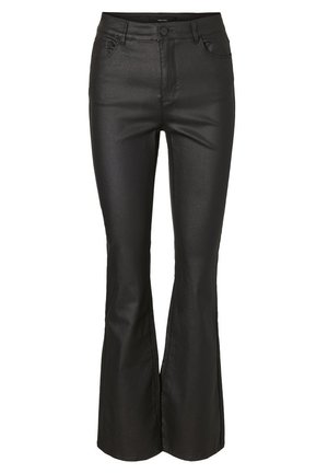 Zwarte flare-pantalons van faux leer, met vijf zakken, riemlussen en een knoopsluiting in de taille. Glad, glanzend textuur.